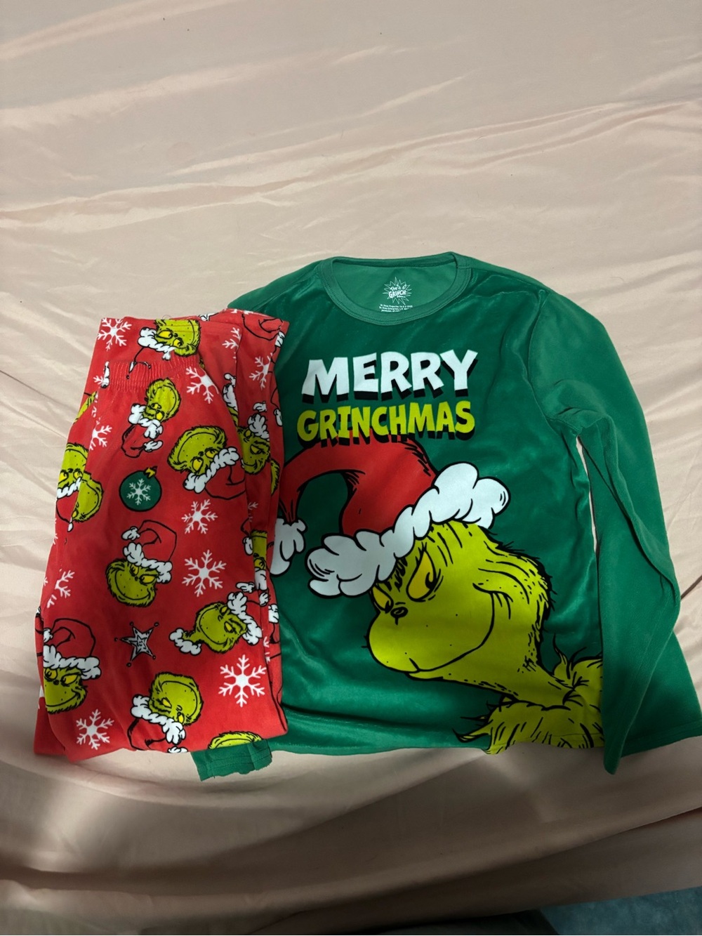 Dr. Seuss Grinch Kids Pajama Set - Green & Red